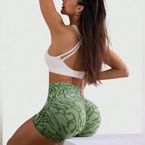 Booty POP‎ Yoga Gym Athletic Green Swirl Shorts  High-Waisted